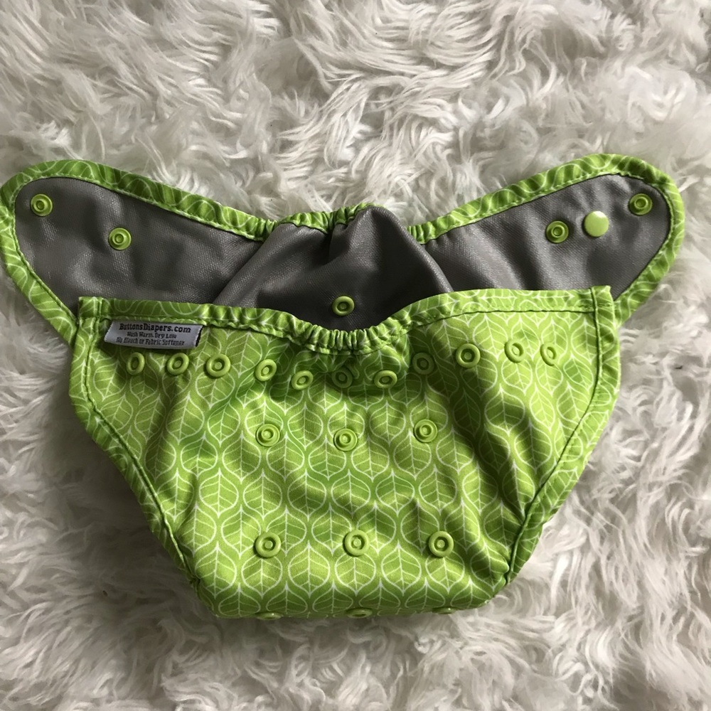 Button brand cover diaper !